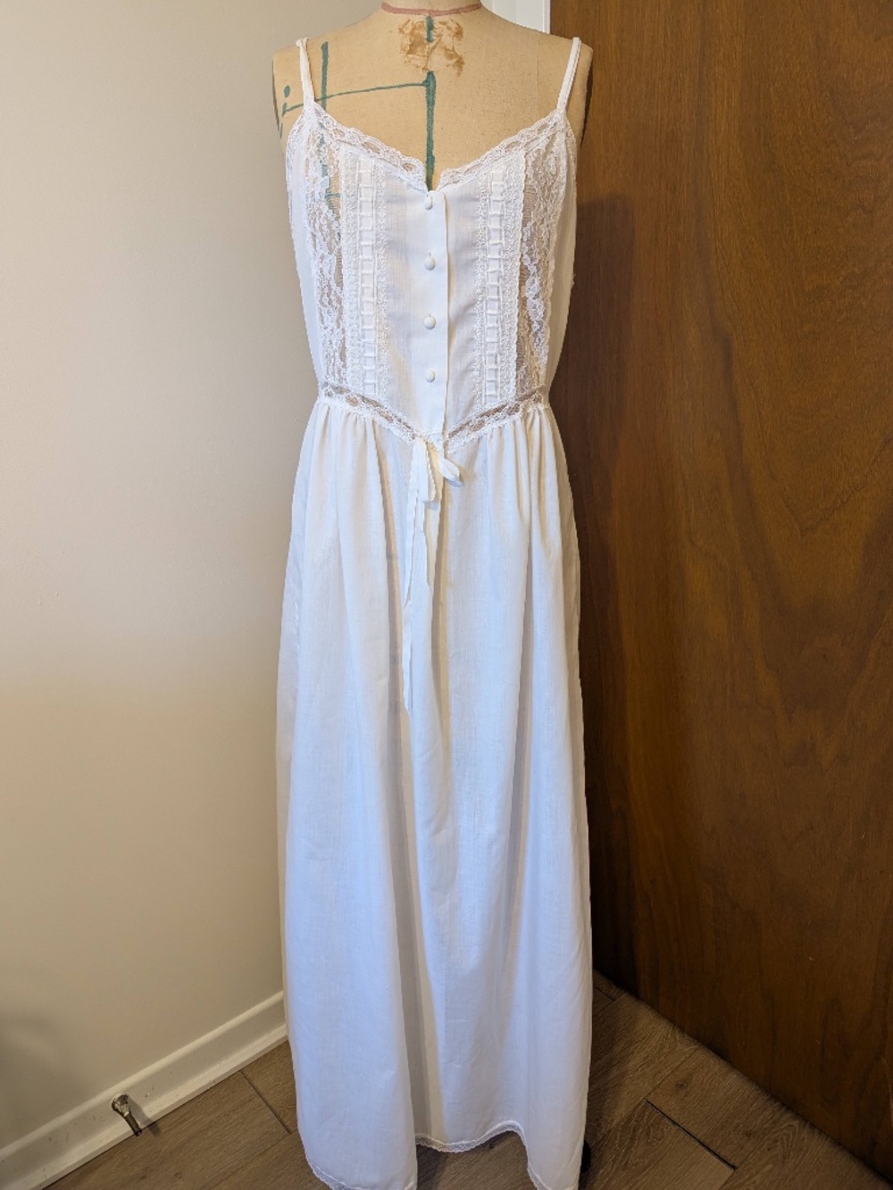 Vintage Cottage Core Lace Cream Dress